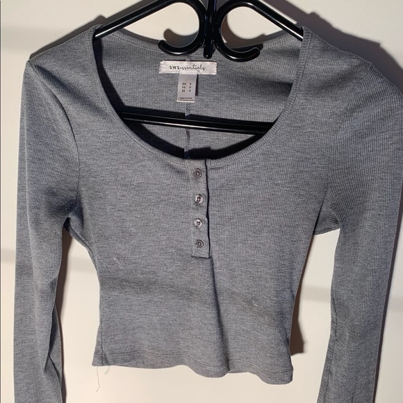 gray long sleeve - Picture 2 of 3